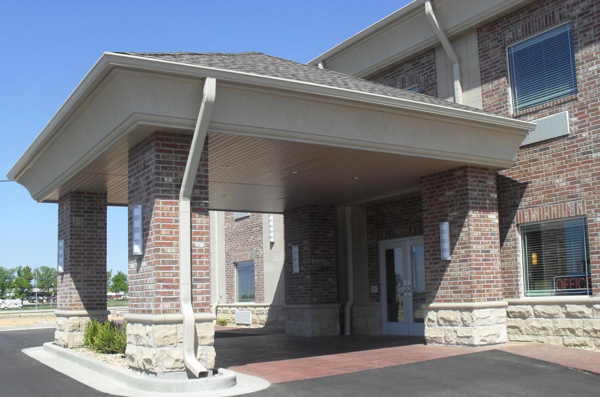 Bell'S Extended Stay And Suites St. Robert Buitenkant foto